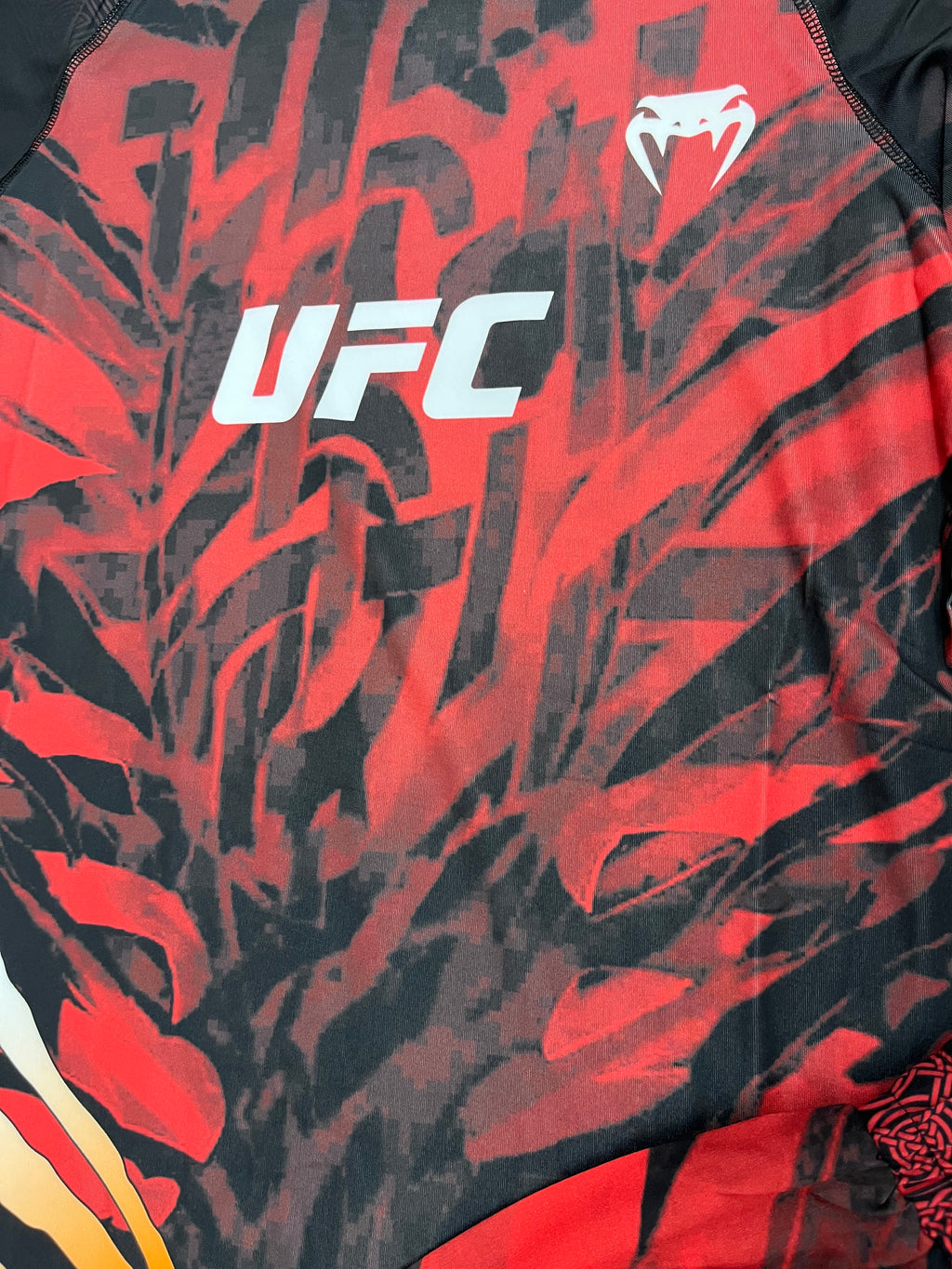 UFC Venum fight kit -спортен екип (тениска + шорти)