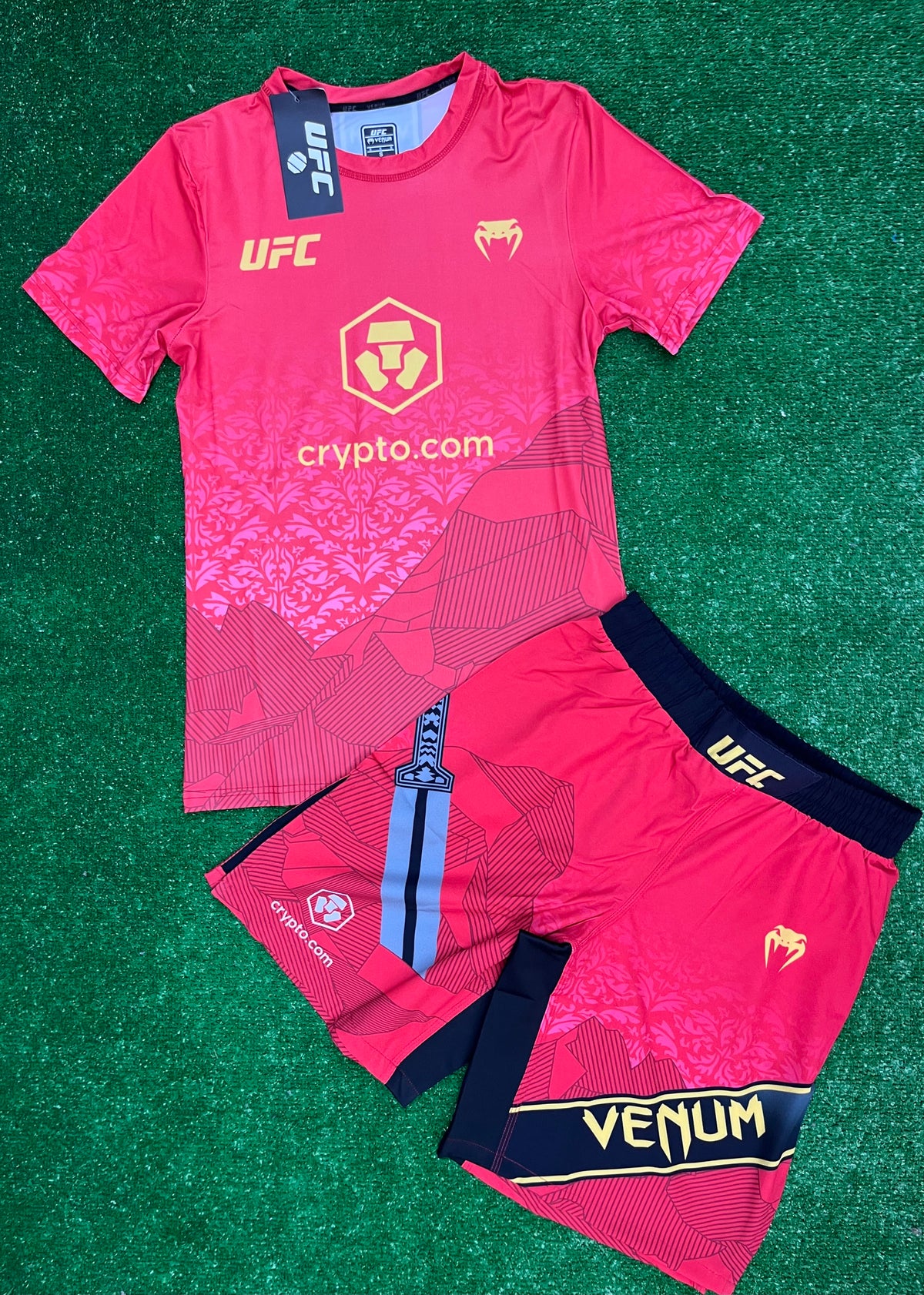 UFC Venum fight kit - Ислам Махачев (тениска + шорти)