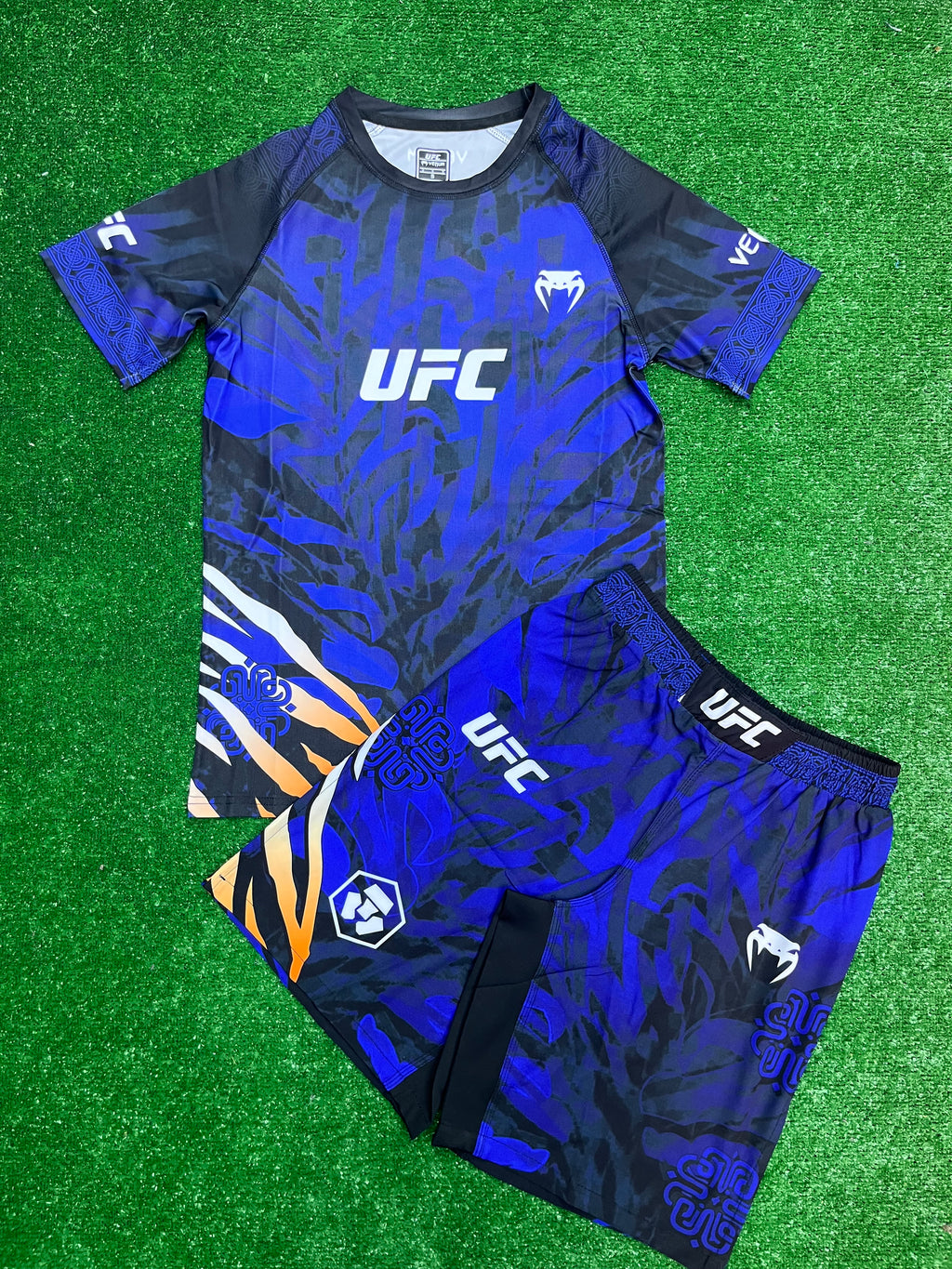 UFC Venum fight kit -спортен екип (тениска + шорти)