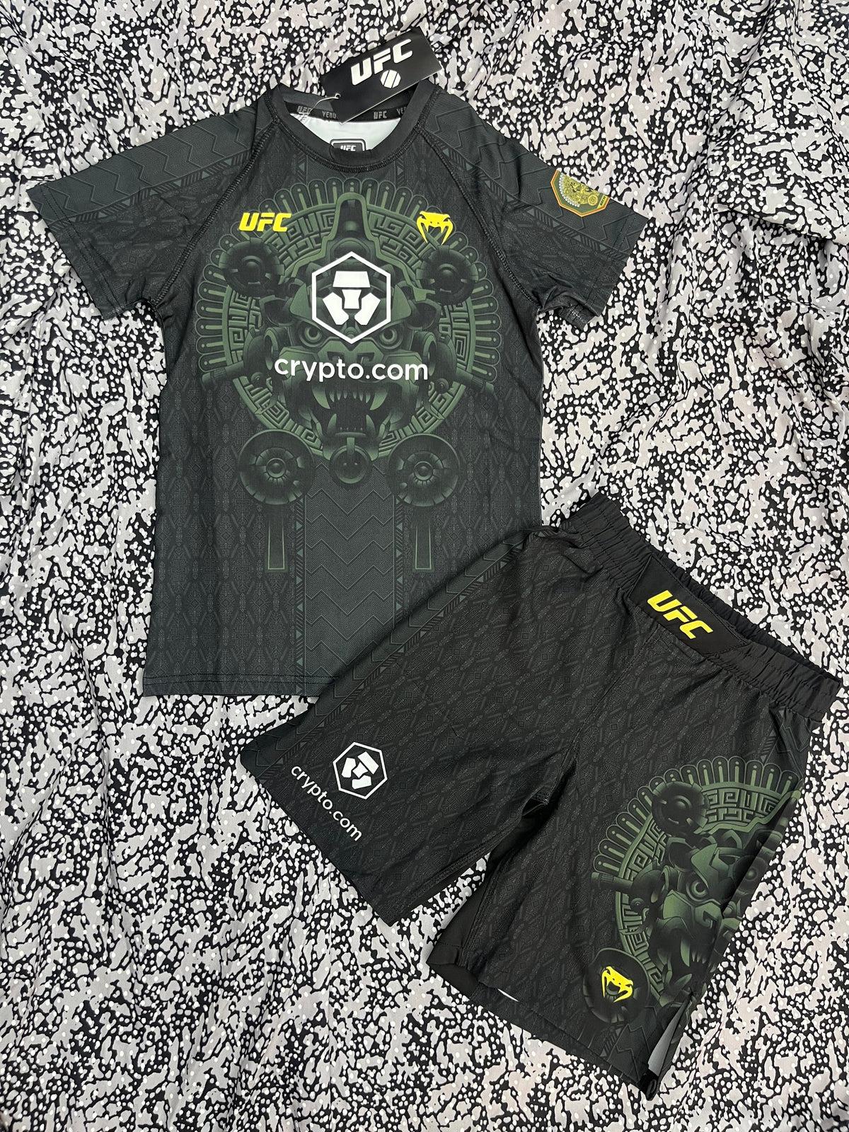 Детски UFC fight kit - спортен екип (тениска + шорти)