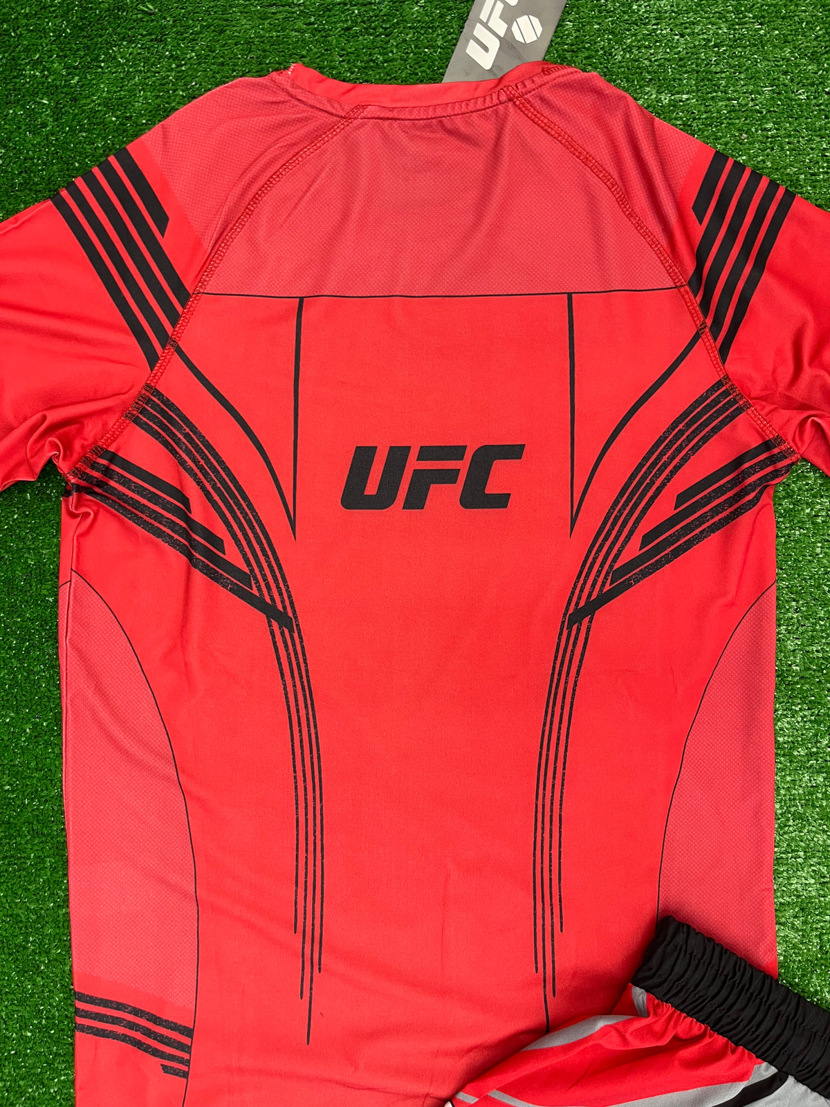 UFC Venum fight kit -спортен екип (тениска + шорти)