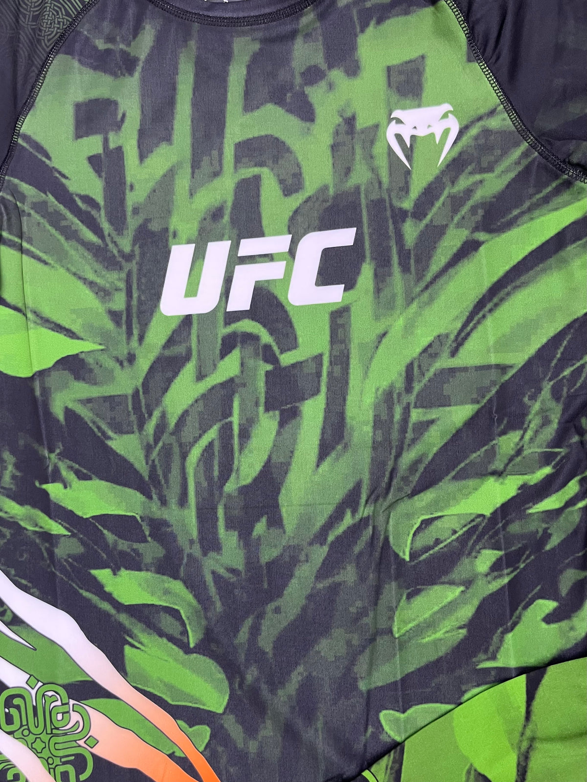 UFC Venum fight kit -спортен екип (тениска + шорти)