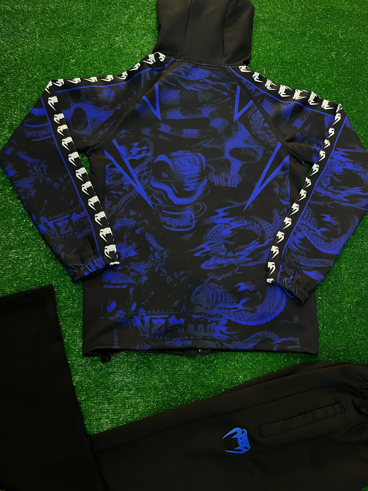 Venum Black Tracksuit – Спортен анцуг (горнище + долнище)