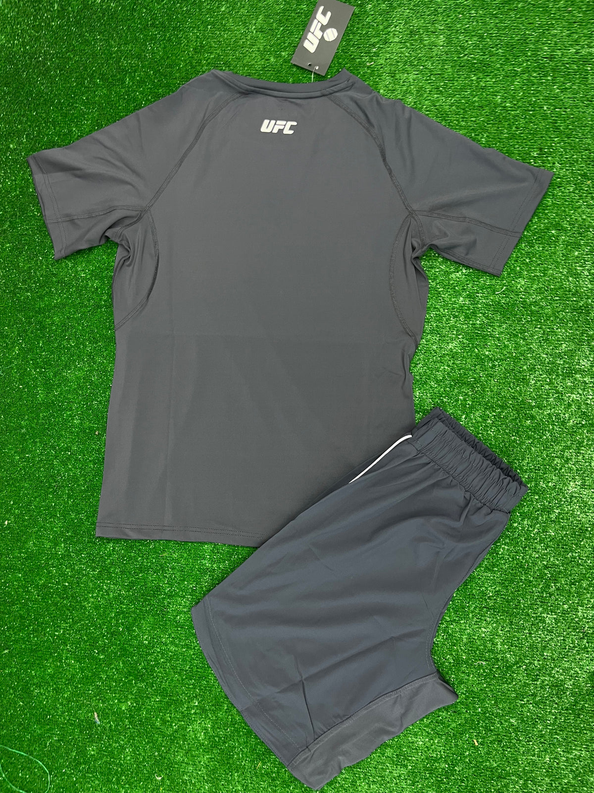 UFC Venum fight kit -спортен екип (тениска + шорти)