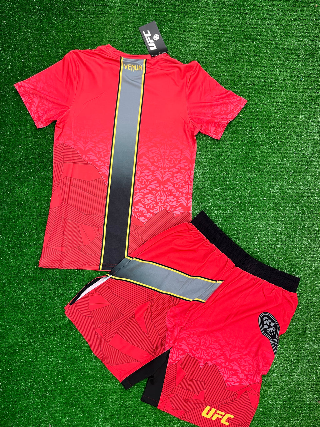 UFC Venum fight kit - Ислам Махачев (тениска + шорти)