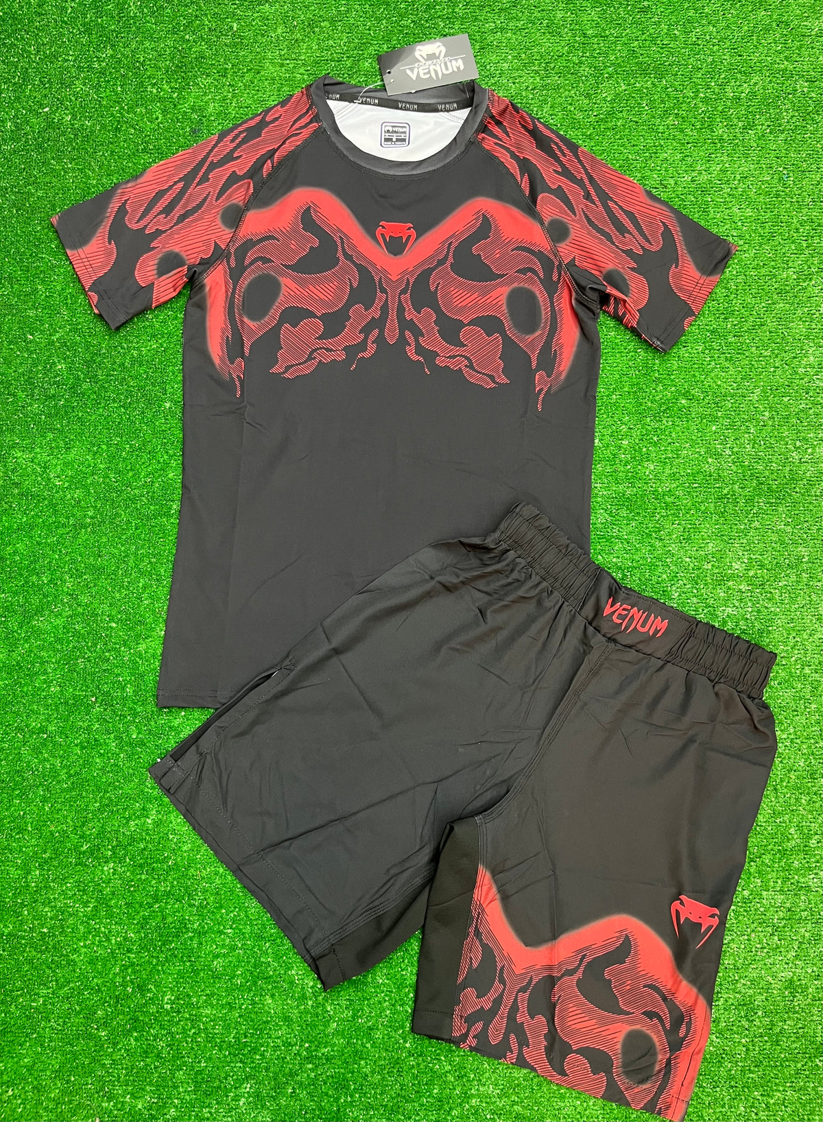 Venum fight kit - Spectre (Black/Red)