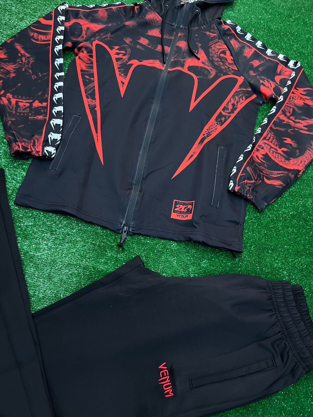 Venum Red Tracksuit – Спортен анцуг (горнище + долнище)
