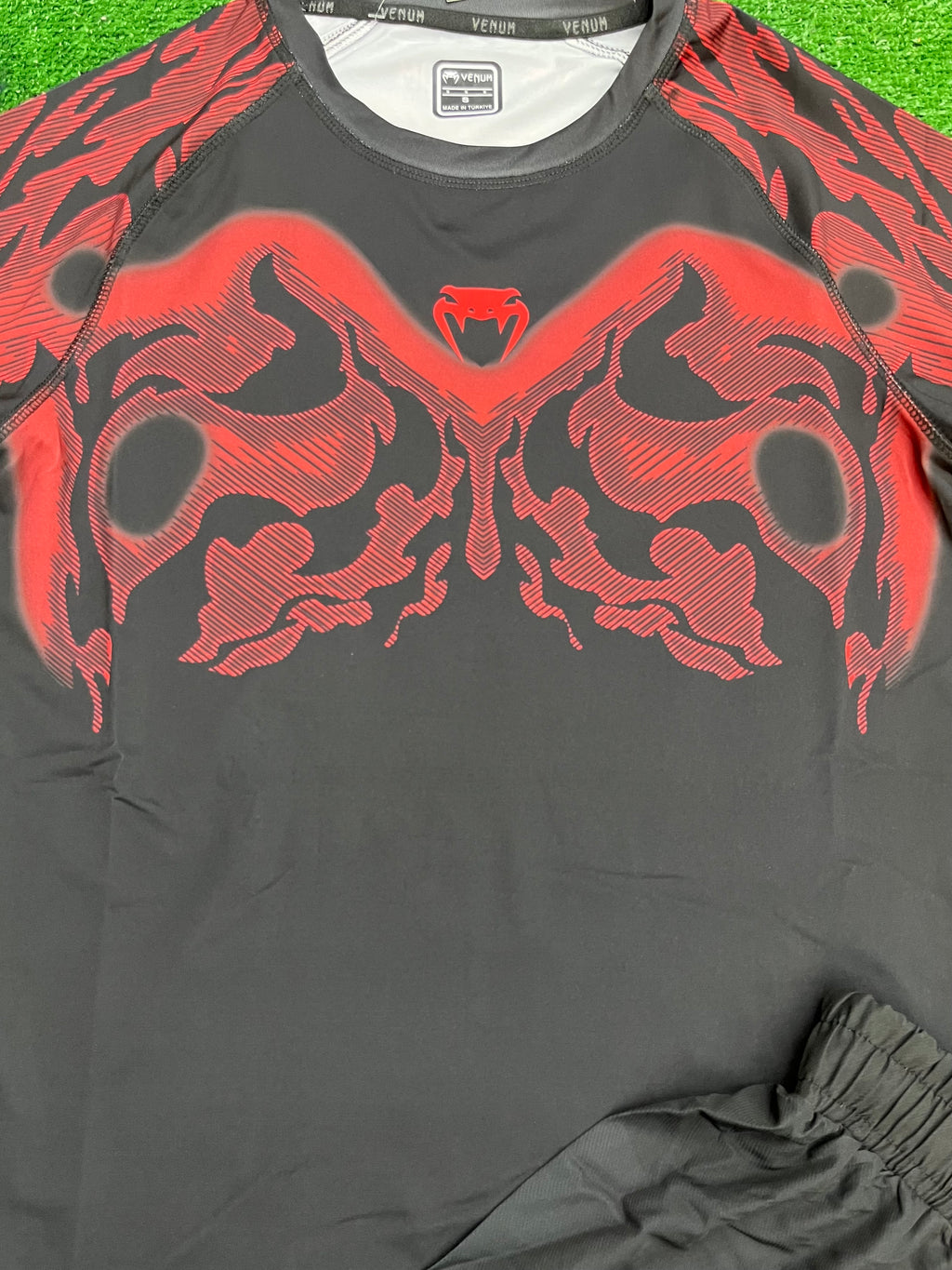 Venum fight kit - Spectre (Black/Red)