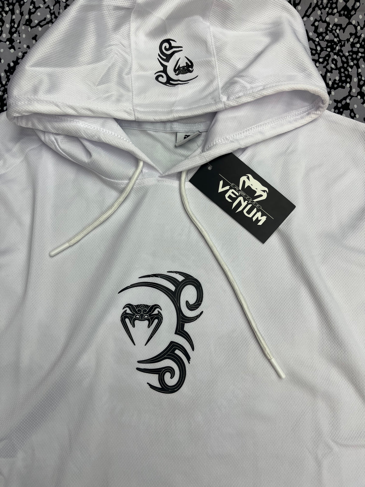 UFC Venum Mike Tyson fight kit -спортен екип (потник с качулка + шорти)