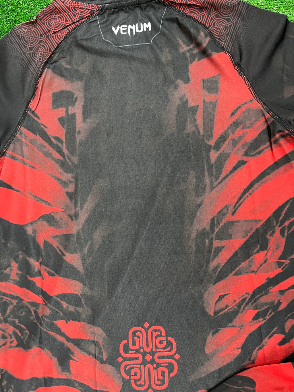 UFC Venum fight kit -спортен екип (тениска + шорти)