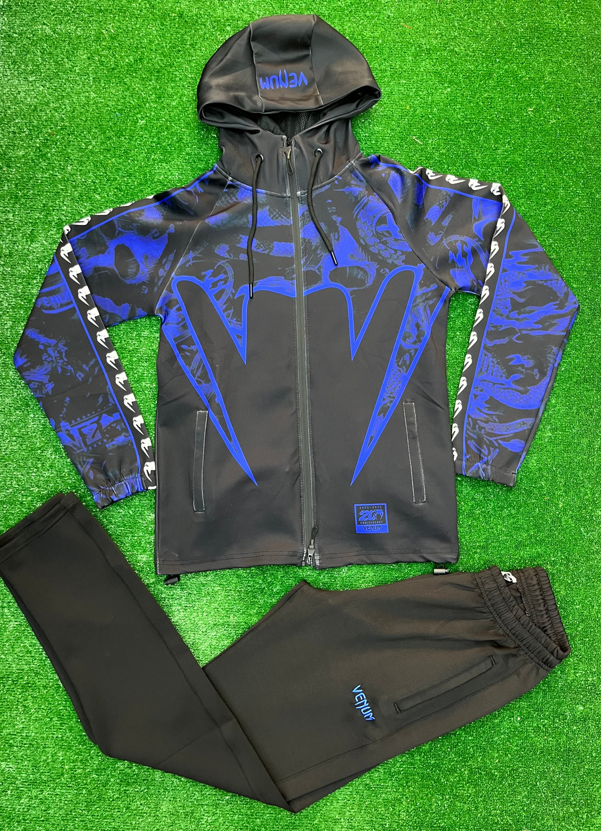Venum Black Tracksuit – Спортен анцуг (горнище + долнище)