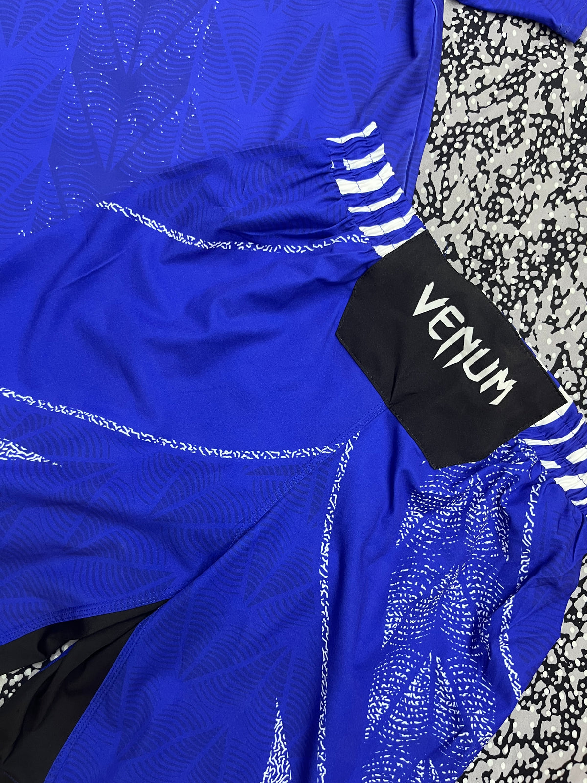UFC Venum fight kit -спортен екип (тениска + шорти)