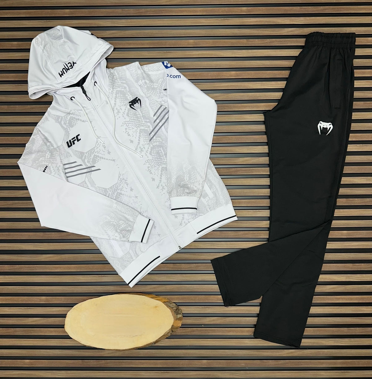 Venum UFC White Strike Tracksuit – Спортен анцуг (горнище + долнище)