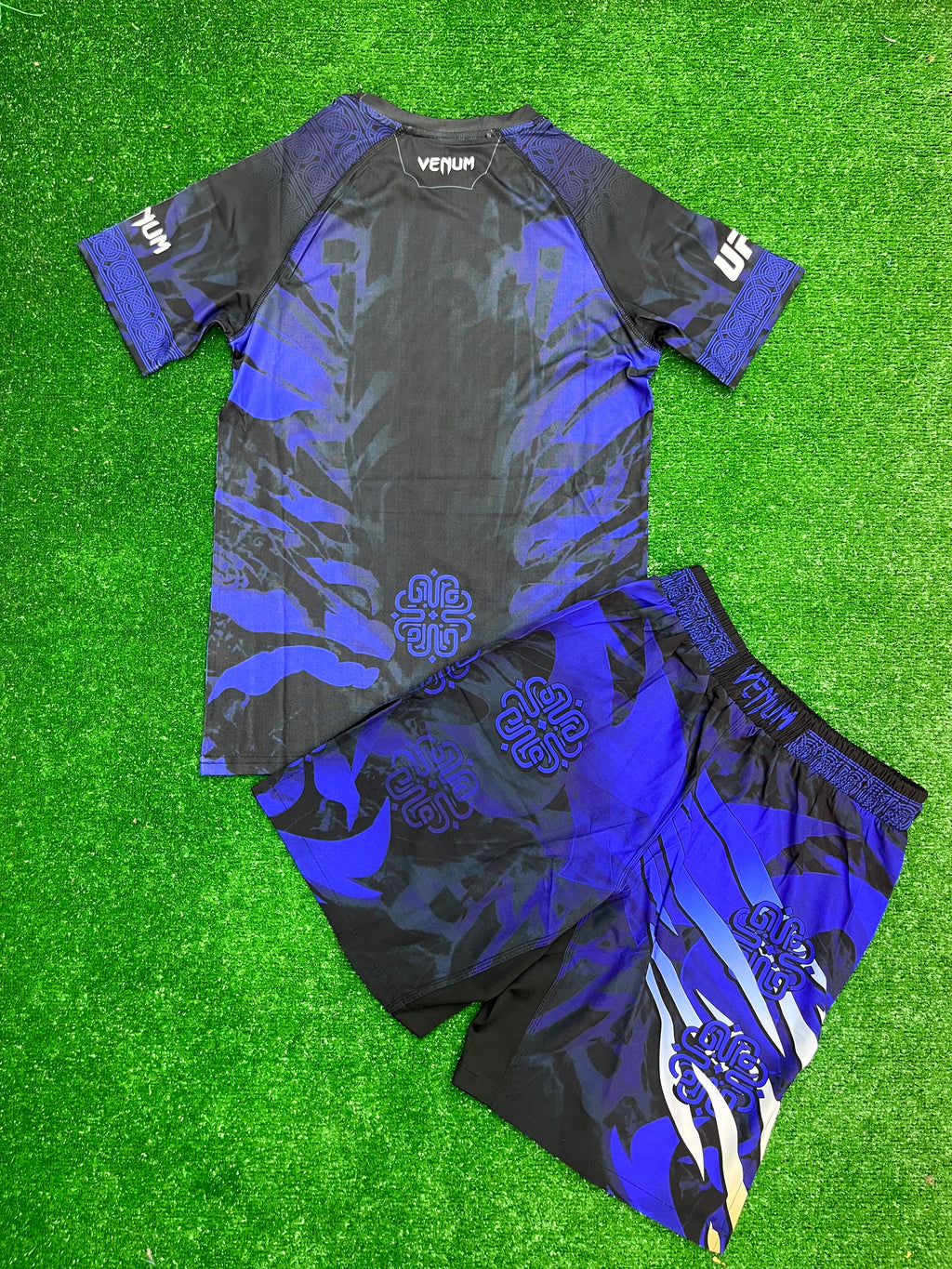 UFC Venum fight kit -спортен екип (тениска + шорти)