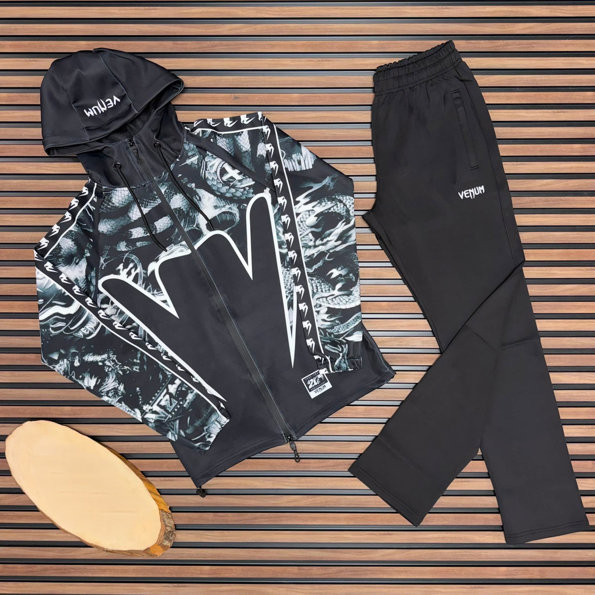 Venum Black Tracksuit – Спортен анцуг (горнище + долнище)