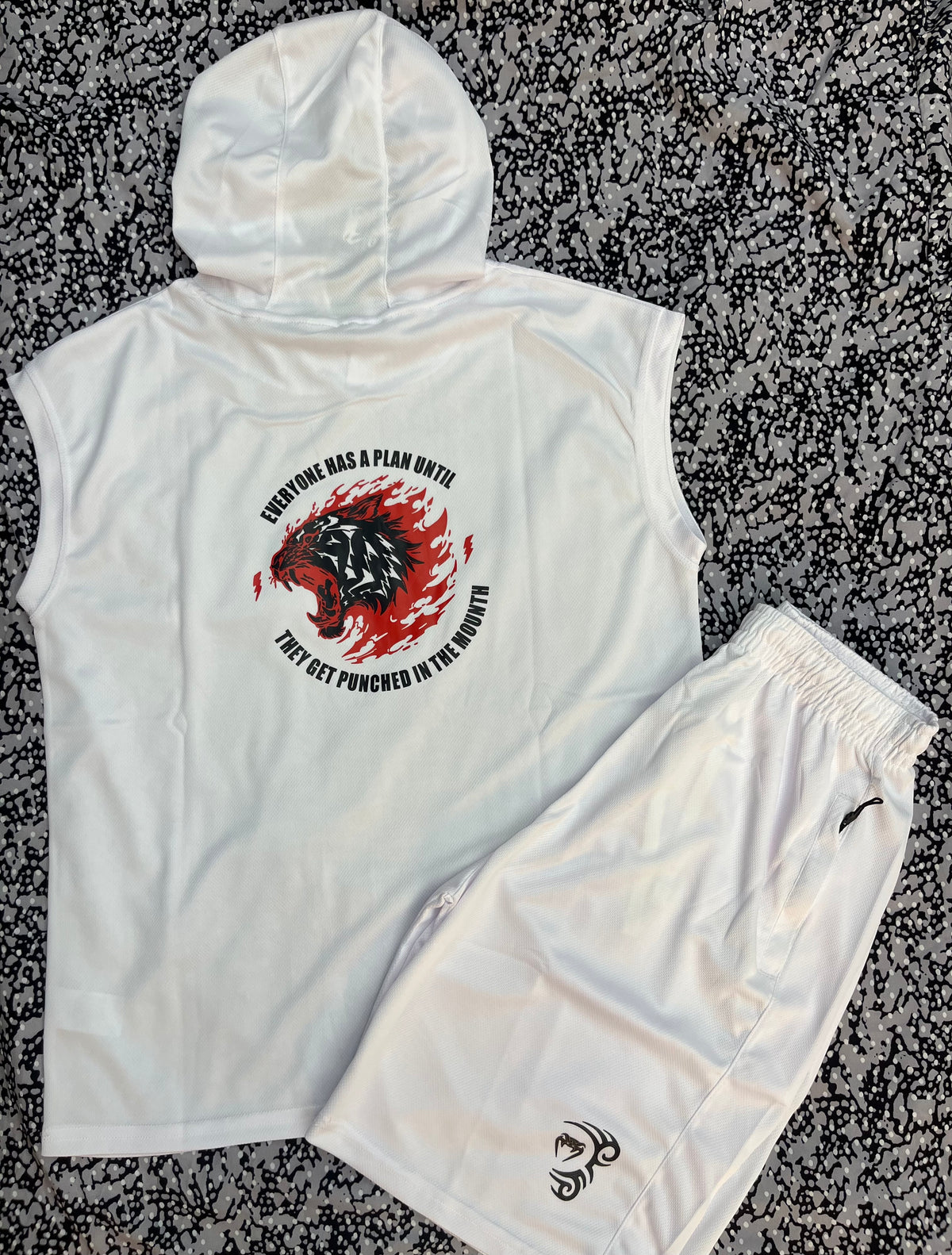 UFC Venum Mike Tyson fight kit -спортен екип (потник с качулка + шорти)