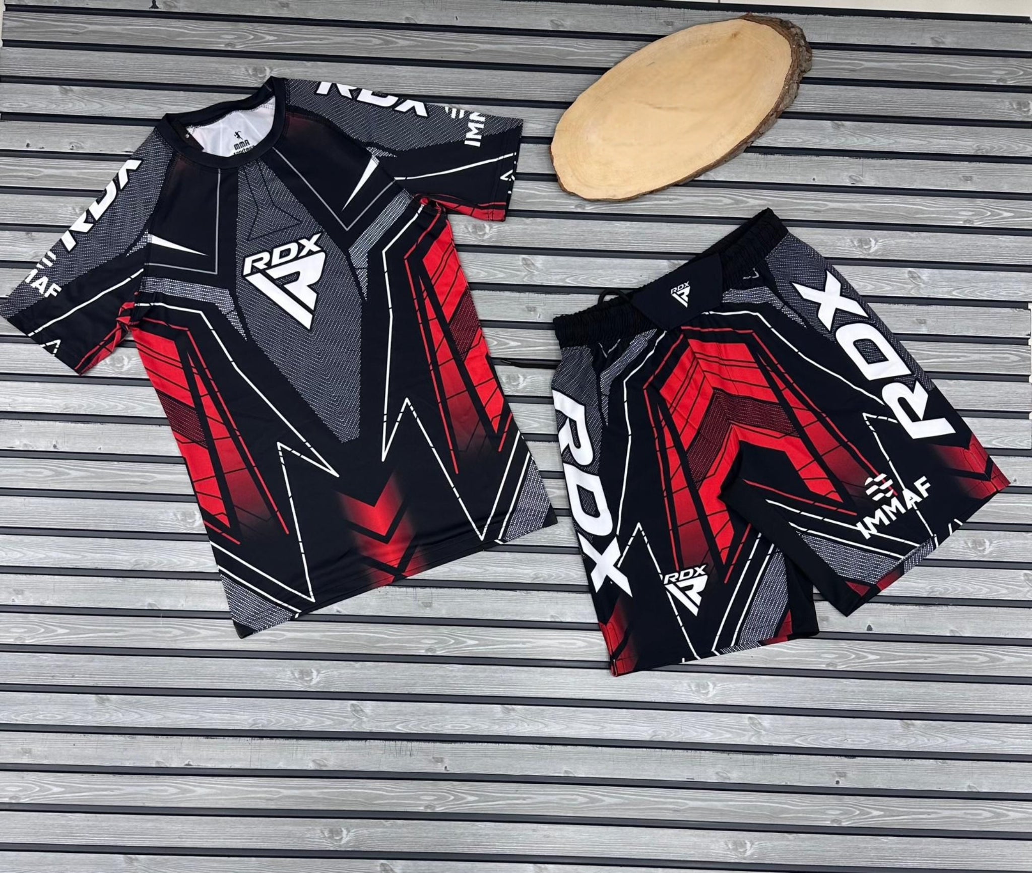 RDX Red Strike Fight Kit – Премиум комплект (тениска + шорти)